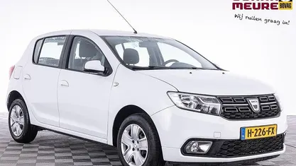 Wit Occasion 2020 Dacia Sandero Lauréate Hatchback | € 10.990 (Goede deal)