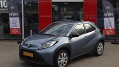Grijs Gebruikt 2025 Toyota Aygo X-play Hatchback | € 18.900 (Eerlijke prijs)