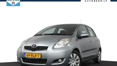 Grijs Gebruikt 2011 Toyota Yaris Hatchback | € 7.645 (Eerlijke prijs)