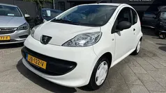 Wit Gebruikt 2008 Peugeot 107 Hatchback | € 2.450 (Eerlijke prijs)