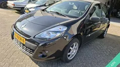 Zwart Gebruikt 2010 Renault Clio II Hatchback | € 2.850 (Eerlijke prijs)