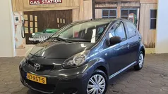 Grijs Gebruikt 2011 Toyota Aygo Hatchback | € 3.950 (Eerlijke prijs)