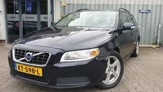 Blauw Gebruikt 2011 Volvo V70 Momentum Stationwagen | € 10.950 (Eerlijke prijs)