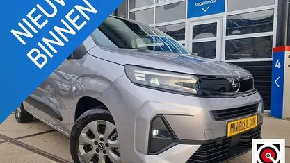 Grijs Occasion 2024 Opel Combo Life MPV | € 32.950 (Eerlijke prijs)