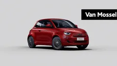 Rood Nieuw 2025 Fiat 500 Hatchback | € 28.300 (Eerlijke prijs)