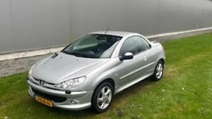 Grijs Occasion 2005 Peugeot 206 CC Cabriolet | € 2.290 (Eerlijke prijs)