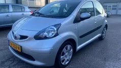 Grijs, metallic lak Gebruikt 2007 Toyota Aygo Comfort Hatchback | € 3.750 (Eerlijke prijs)
