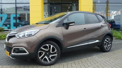 Bruin Gebruikt 2015 Renault Captur Dynamique SUV | € 14.240 (Eerlijke prijs)