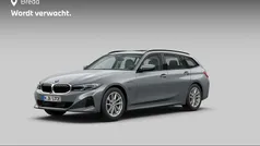 Grijs Gebruikt 2022 BMW 330e Comfort Edition Stationwagen | € 38.880 (Eerlijke prijs)