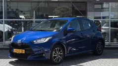 Blauw, metallic lak Gebruikt 2020 Toyota Yaris Hybrid Edition Hatchback | € 19.450 (Eerlijke prijs)
