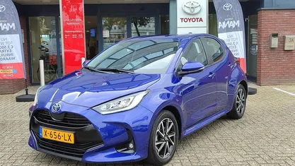 Blauw Occasion 2024 Toyota Yaris Hatchback | € 20.499 (Eerlijke prijs)