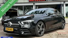 Zwart Gebruikt 2023 Mercedes A200 AMG line Sedan | € 29.950 (Eerlijke prijs)