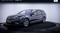 Zwart Gebruikt 2021 VW Passat Business+ Stationwagen | € 26.125 (Eerlijke prijs)