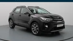 Zwart, metallic lak Gebruikt 2020 Kia Stonic SUV | € 17.790 (Eerlijke prijs)
