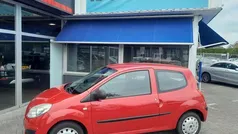 Rood Gebruikt 2007 Renault Twingo Expression Hatchback | € 875 (Eerlijke prijs)