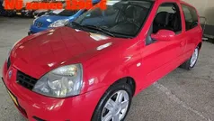 Rood Gebruikt 2007 Renault Clio II Campus Hatchback | € 1.695 (Eerlijke prijs)