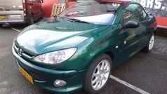 Groen Gebruikt 2002 Peugeot 206 Roland Garros Cabriolet | € 1.847 (Eerlijke prijs)
