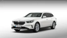 Wit Nieuw 2025 BMW 520 Comfort Edition Stationwagen | € 83.437 (Goede deal)