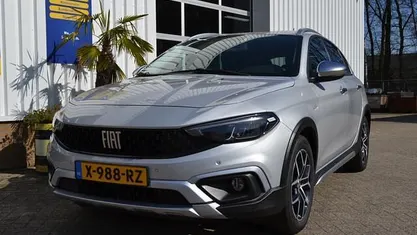 Grijs Gebruikt 2021 Fiat Tipo Cross Hatchback | € 17.950 (Eerlijke prijs)