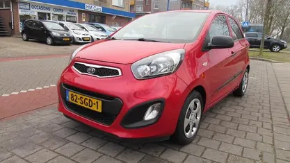Rood Occasion 2011 Kia Picanto Comfort Hatchback | € 4.750 (Eerlijke prijs)