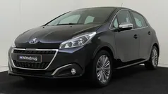 Zwart Gebruikt 2019 Peugeot 208 Allure Hatchback | € 11.950 (Eerlijke prijs)
