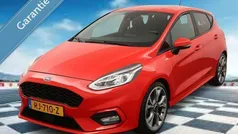 Rood Gebruikt 2017 Ford Fiesta ST-Line Hatchback | € 9.950 (Eerlijke prijs)
