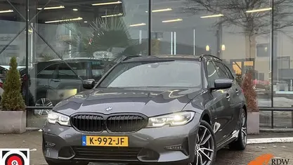 Gebruikt 2021 BMW 318 Executive Stationwagen | € 29.318 (Eerlijke prijs)