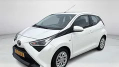 Wit Gebruikt 2018 Toyota Aygo X-play Hatchback | € 10.950 (Eerlijke prijs)