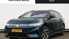 Blauw (metallic) Gebruikt 2025 VW ID.7 Pro Stationwagen | € 54.900 (Goede deal)