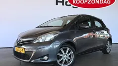 Grijs, metallic lak Gebruikt 2012 Toyota Yaris Hatchback | € 7.940 (Eerlijke prijs)