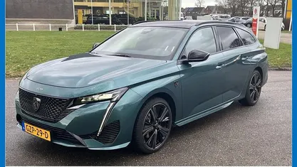 Occasion 2025 Peugeot 308 SW GT Stationwagen | € 30.645 (Eerlijke prijs)