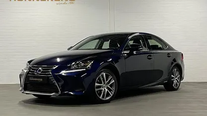 Blauw Gebruikt 2018 Lexus IS300h Business Edition Sedan | € 24.940 (Eerlijke prijs)