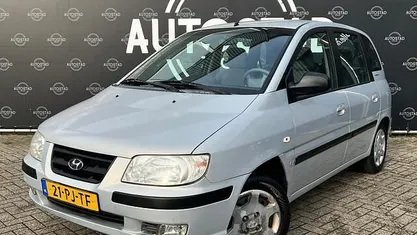 Grijs (metallic) Gebruikt 2004 Hyundai Matrix Active MPV | € 2.995 (Eerlijke prijs)