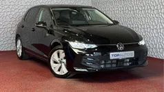 Zwart, metallic lak Gebruikt 2024 VW Golf VIII Edition Hatchback | € 34.440 (Eerlijke prijs)