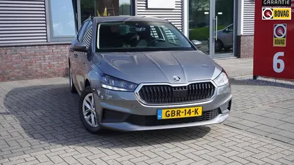 Grijs Occasion 2023 Skoda Fabia Ambition Hatchback | € 20.990 (Eerlijke prijs)