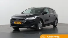 Zwart Gebruikt 2023 Ford Focus Titanium Stationwagen | € 24.935 (Eerlijke prijs)