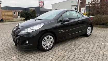 Zwart Occasion 2011 Peugeot 207 CC Cabriolet | € 4.495 (Eerlijke prijs)