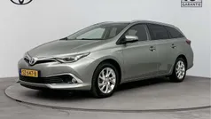 Grijs Gebruikt 2018 Toyota Auris Touring Sports Executive Stationwagen | € 18.445 (Eerlijke prijs)