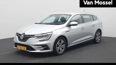 Highlandgrijs kqa Gebruikt 2023 Renault Mégane GrandTour Equilibre Stationwagen | € 21.925 (Eerlijke prijs)
