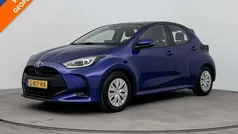 Blauw Gebruikt 2023 Toyota Yaris Hybrid Active Hatchback | € 21.445 (Eerlijke prijs)