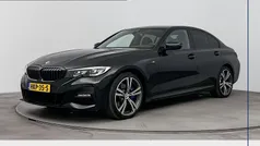 Zwart Gebruikt 2021 BMW 330e Basis Sedan | € 34.899 (Eerlijke prijs)