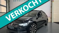 Zwart Gebruikt 2022 VW Golf VIII Active Hatchback | € 27.499 (Eerlijke prijs)