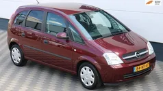 Rood, metallic lak Gebruikt 2003 Opel Meriva Enjoy MPV | € 1.995 (Eerlijke prijs)