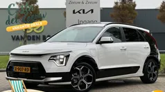 Snow white pearl Gebruikt 2024 Kia Niro Premium SUV | € 38.945 (Eerlijke prijs)