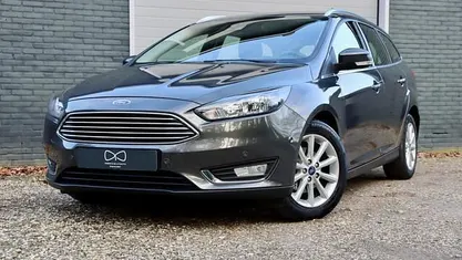 Grijs Occasion 2018 Ford Focus Titanium Stationwagen | € 11.900 (Super prijs)