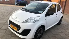 Wit Gebruikt 2013 Peugeot 107 Access Hatchback | € 4.440 (Eerlijke prijs)