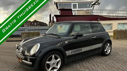 Zwart Gebruikt 2003 Mini Cooper Hatchback | € 1.950 (Eerlijke prijs)
