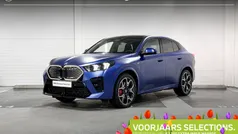 Blauw, metallic lak Gebruikt 2025 BMW iX2 M Sport SUV | € 57.900 (Super prijs)