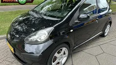 Zwart Gebruikt 2007 Toyota Aygo Sport Hatchback | € 2.645 (Eerlijke prijs)