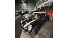 Zwart Gebruikt 2005 Mini ONE Hatchback | € 1.299 (Eerlijke prijs)